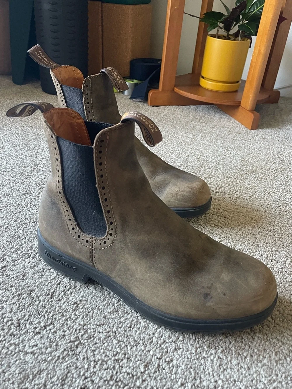 Blundstone Women's Rustic Brown Chelsea Heeled Boots - Picture 2 of 8